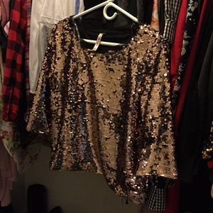 Gold Sequin Quarter length Top 🧡🧡